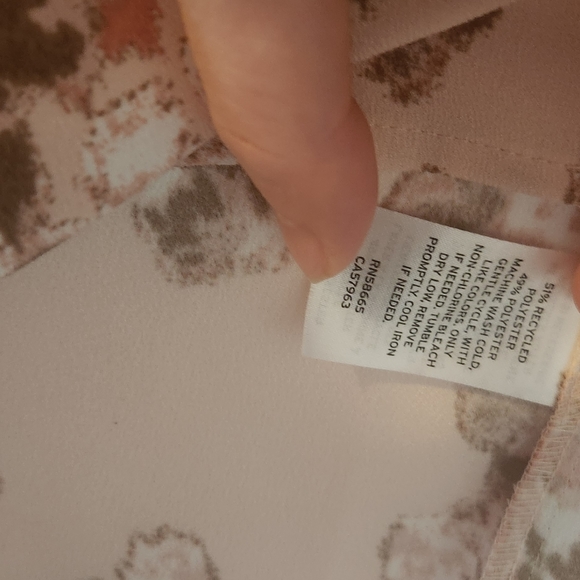 Nordstrom High Low V-neck Blouse size M - Picture 3 of 4